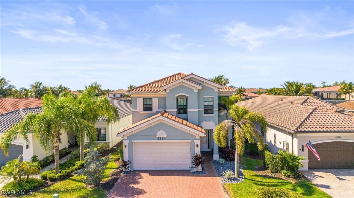 4334 Aurora St in Naples, FL - Foto de edificio