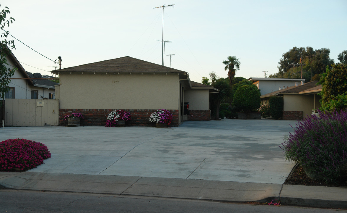 1977 Plymouth St in Mountain View, CA - Building Photo