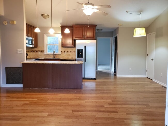 7900 Mountain Shore Dr in Lake Norman of Catawba, NC - Building Photo - Building Photo