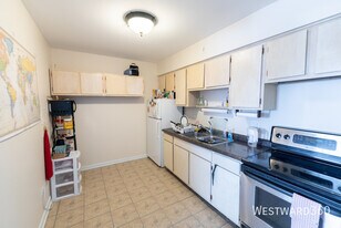 6619 N Sheridan Rd in Chicago, IL - Building Photo