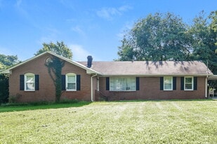 5234 Swiss Air Dr in Murfreesboro, TN - Building Photo