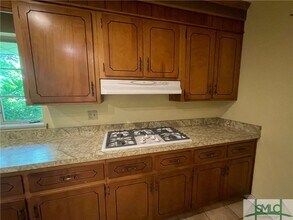 5525 W Waters Dr in Savannah, GA - Foto de edificio - Building Photo