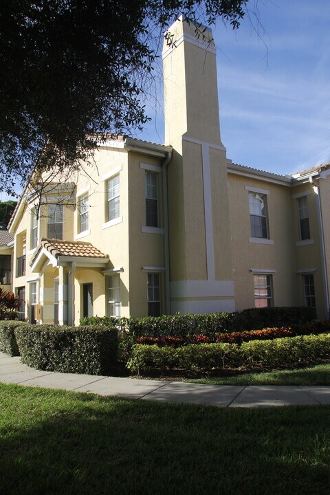 114 SW Peacock Blvd, Unit 114 SW Peacock Blvd #101 in Port St. Lucie, FL - Building Photo