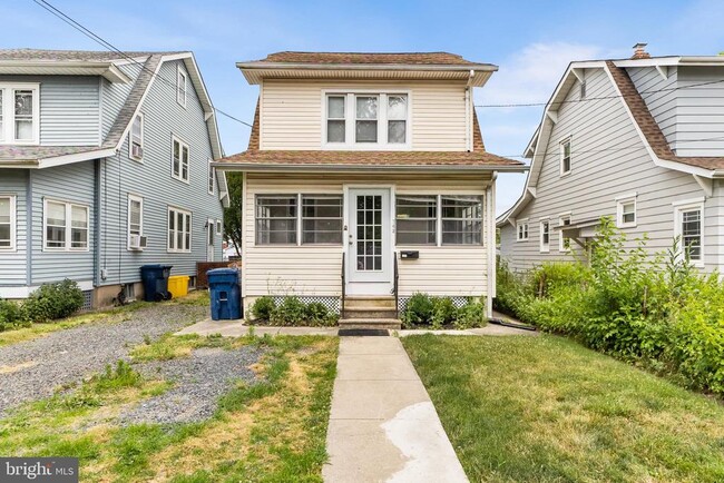 property at 762 Pilgrim Ave