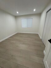 2410 W Stanford St in Santa Ana, CA - Foto de edificio - Building Photo