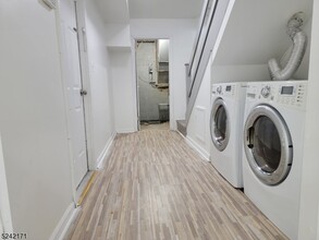 15 Newton Pl in Irvington, NJ - Building Photo - Building Photo