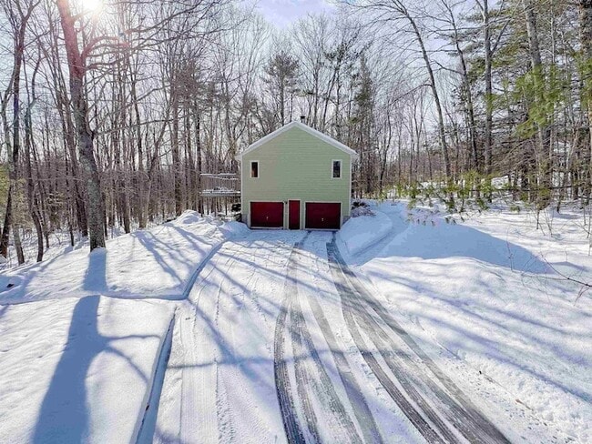 76 Chesley Dr in Barrington, NH - Foto de edificio - Building Photo