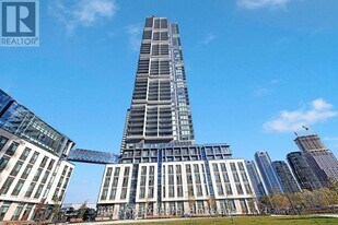 7890 Jane St in Vaughan, ON - Building Photo