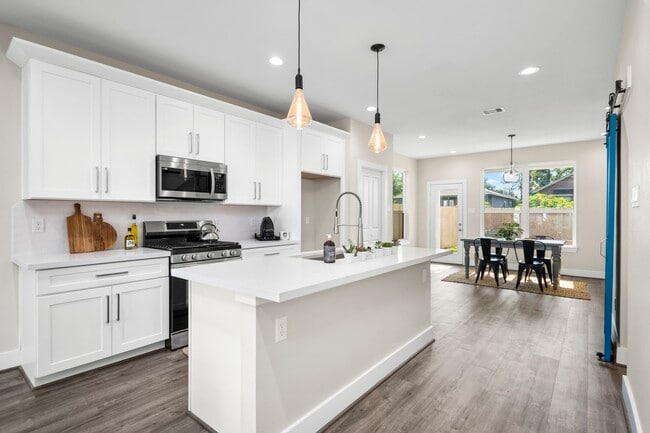 8016 Willow St in Houston, TX - Building Photo - Building Photo