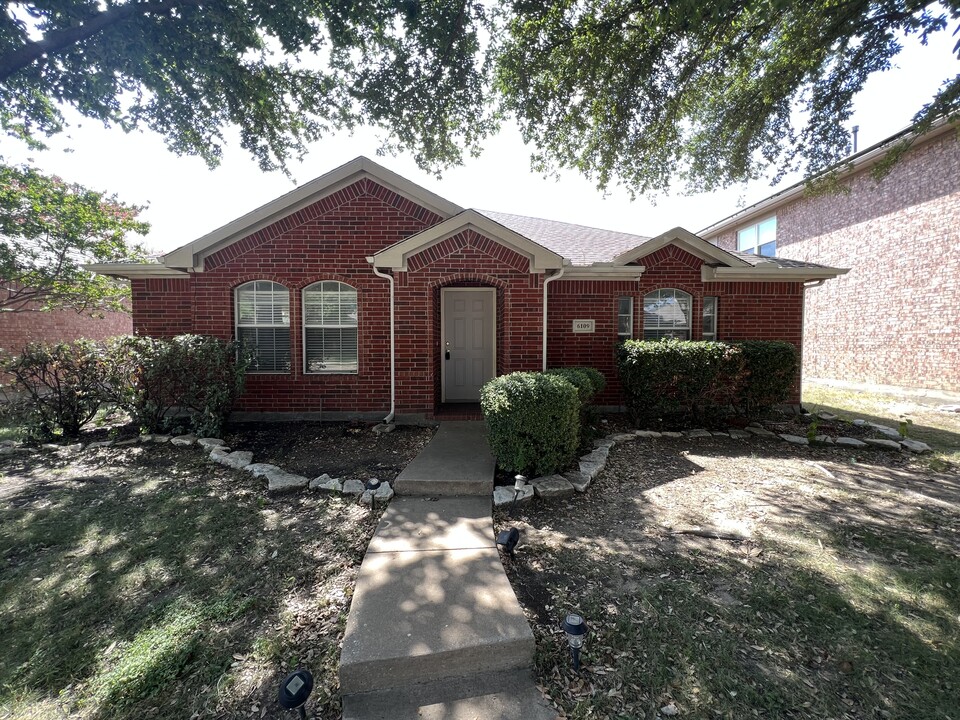 6109 Apache Dr in The Colony, TX - Building Photo