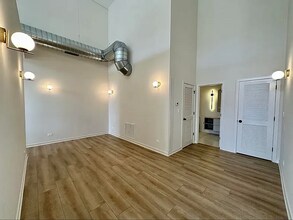 3207 N Narragansett Ave in Chicago, IL - Building Photo - Building Photo