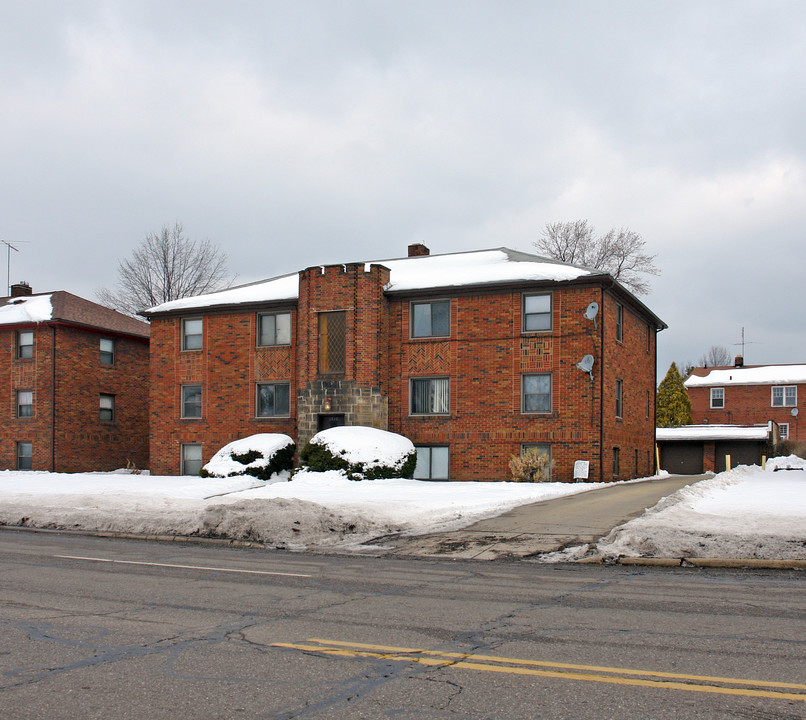 1136 Copley Rd in Akron, OH - Building Photo