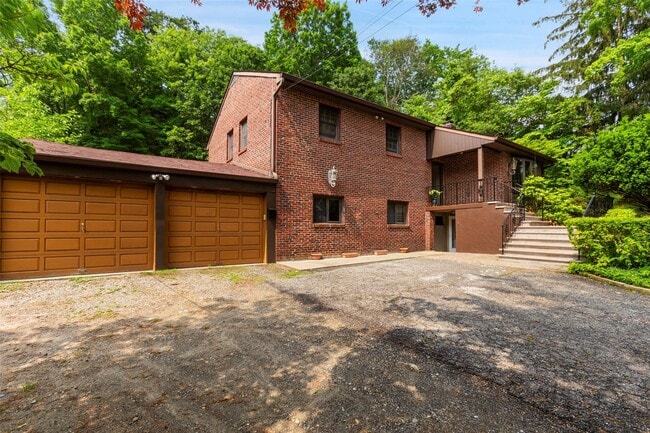934 Lester Rd in Yorktown Heights, NY - Building Photo - Building Photo