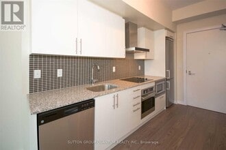 352 Front St W in Toronto, ON - Building Photo - Building Photo