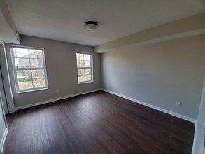 Three Springs Apartments in Crescent Springs, KY - Building Photo - Interior Photo