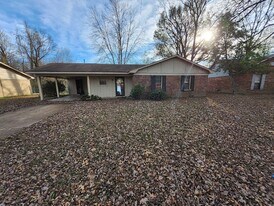 5493 Adams Cir in Horn Lake, MS - Building Photo