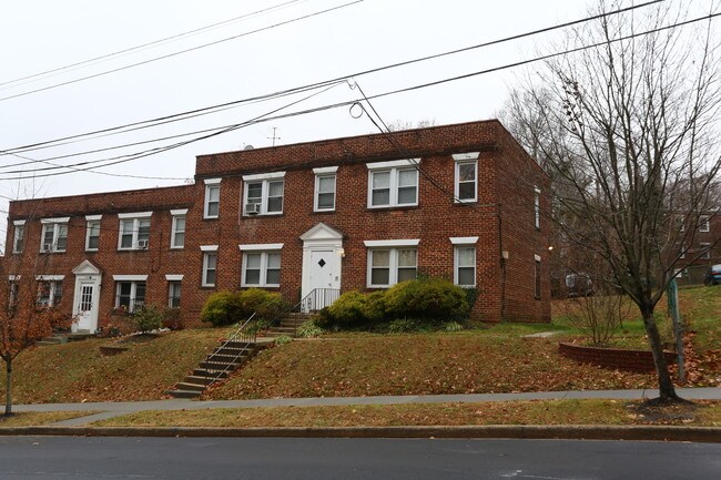 2625 30th St SE in Washington, DC - Building Photo - Building Photo