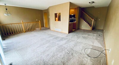 14285 Hibiscus Ct in Apple Valley, MN - Building Photo - Building Photo