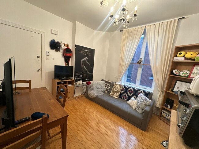 property at 3535 De Lorimier Av