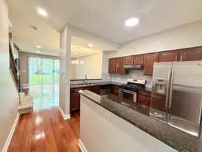 308 Glen Leven Ct in Schaumburg, IL - Building Photo - Building Photo