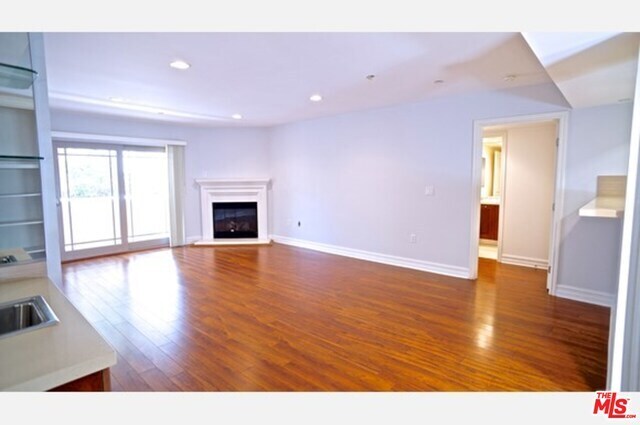 1240 S Sherbourne Dr-Unit -ph5 in Los Angeles, CA - Building Photo - Building Photo