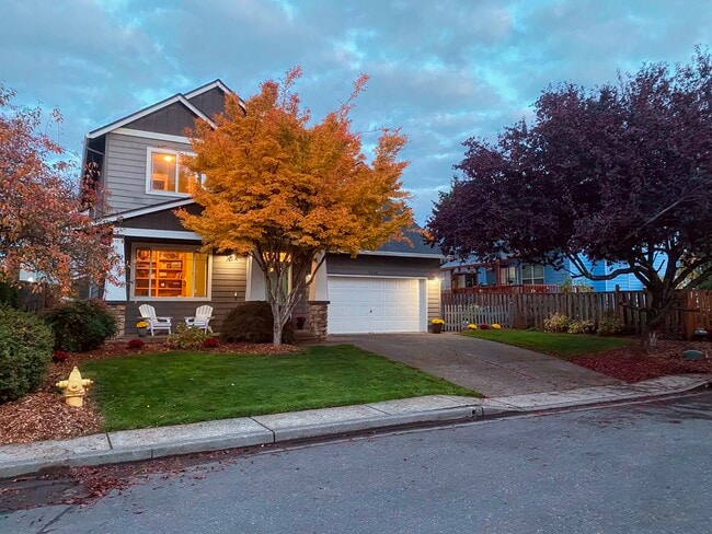 2246 SE Decade Ct in Hillsboro, OR - Building Photo - Building Photo