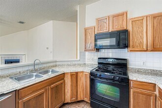 1609 Honeysuckle Ln in Round Rock, TX - Building Photo - Building Photo