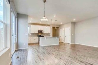 11205 E 28th Pl in Denver, CO - Foto de edificio - Building Photo