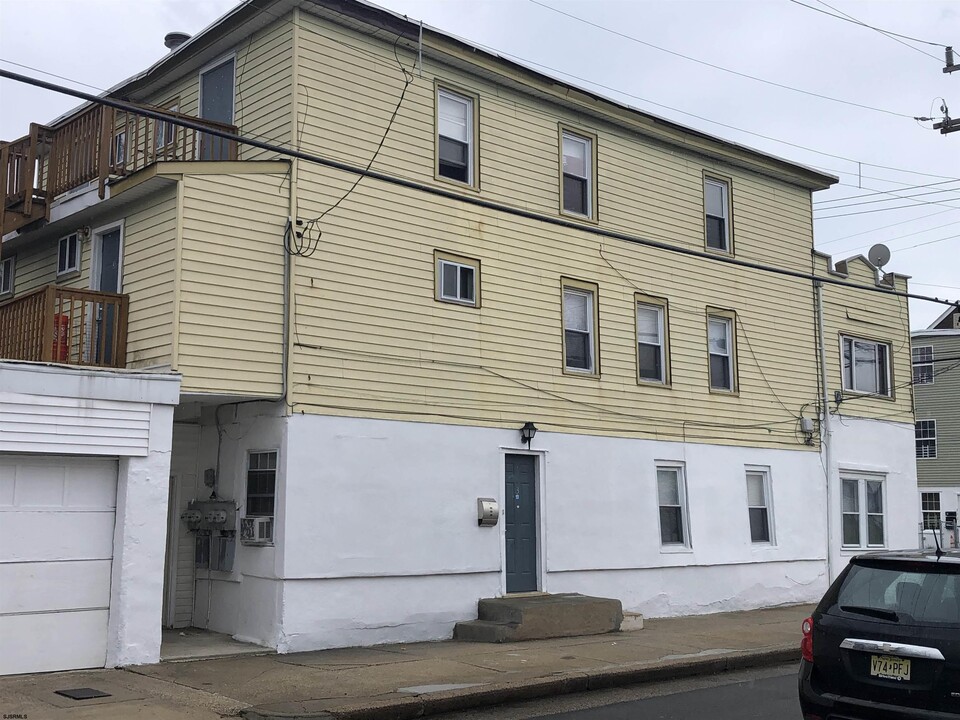 525 N Indiana Ave in Atlantic City, NJ - Building Photo