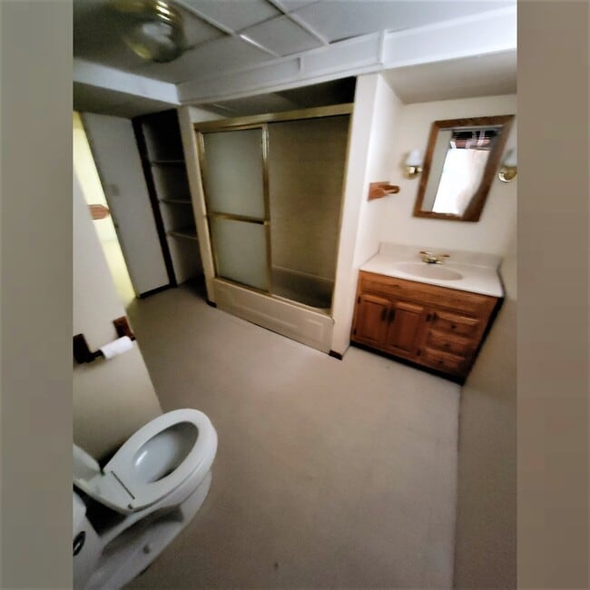 property at 8922 Schneider Ave