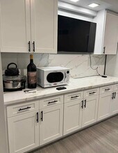 8852 Bluffdale Dr, Unit 1 in Los Angeles, CA - Building Photo - Building Photo