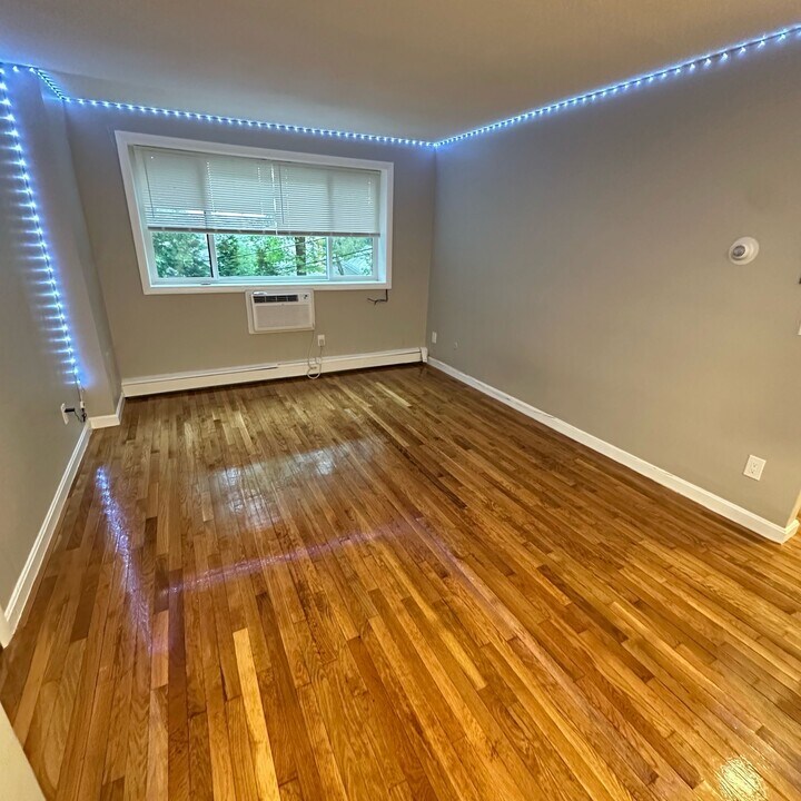 222 Parker Hill Ave, Unit T in Boston, MA - Building Photo