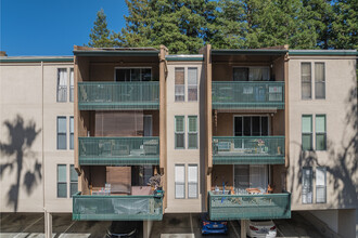 Greenwood Condominiums in Walnut Creek, CA - Foto de edificio - Building Photo