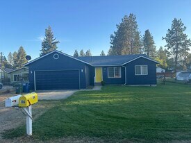 306 E 12th Ave in Post Falls, ID - Building Photo