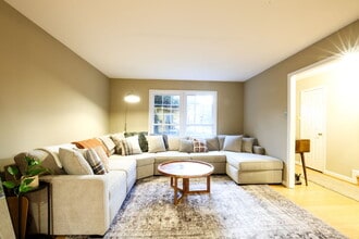 7966 Hidden Bridge Dr in Springfield, VA - Building Photo - Building Photo