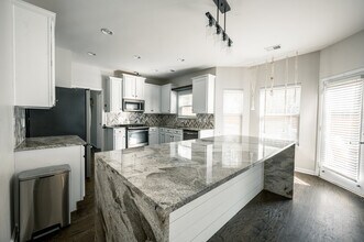 7445 Absinth Dr in Atlanta, GA - Building Photo - Building Photo