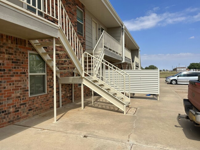 802 Matthew Ave in Sundown, TX - Building Photo - Building Photo