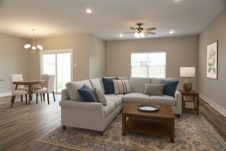 3604 Red Maple Wy in Jonesboro, AR - Building Photo - Building Photo