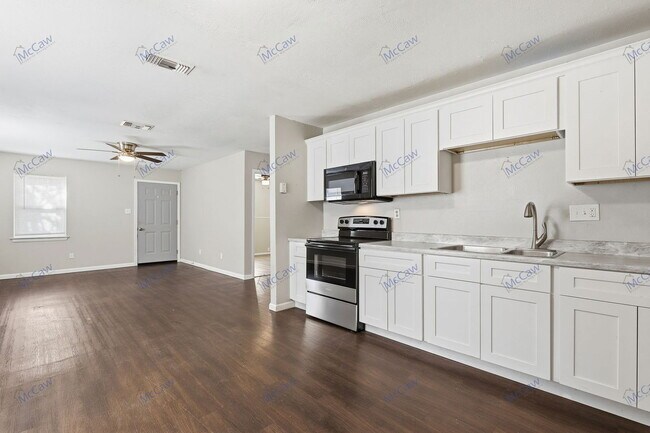 217 Joyce St in Weatherford, TX - Building Photo - Building Photo