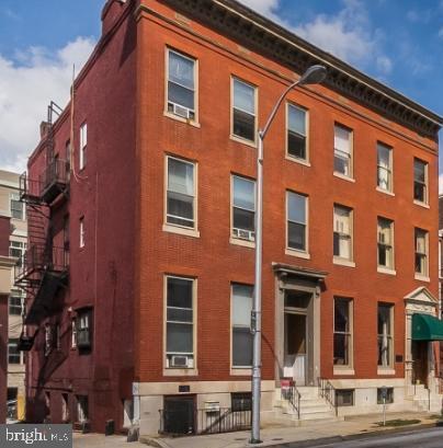 4 E Biddle St-Unit -1B in Baltimore, MD - Building Photo