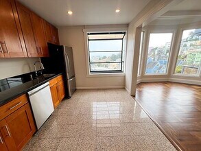 1360 Clayton St in San Francisco, CA - Building Photo - Building Photo