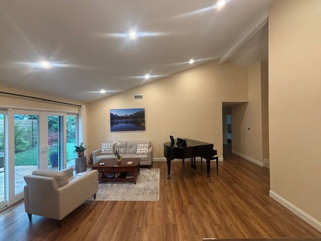 1030 Winston Ct in Westlake Village, CA - Building Photo - Building Photo