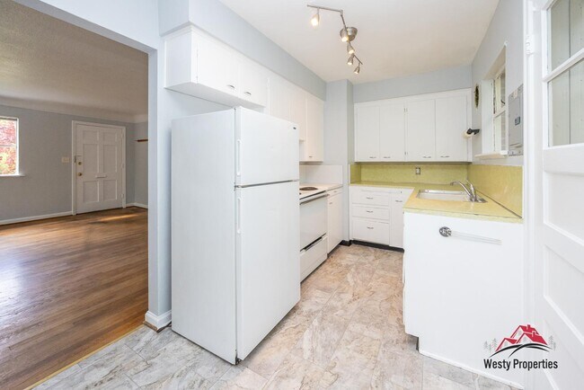 1819 SE Salmon St in Portland, OR - Building Photo - Building Photo