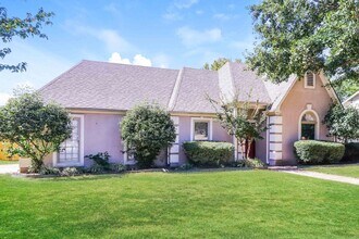 1261 Fox Trace Dr in Memphis, TN - Building Photo - Building Photo