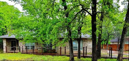 Room in House on Copper Hills Dr in Manchaca, TX - Building Photo - Building Photo