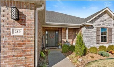 389 Lazzari St in Springdale, AR - Building Photo - Building Photo