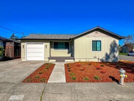2732 Cypress St in Napa, CA - Building Photo