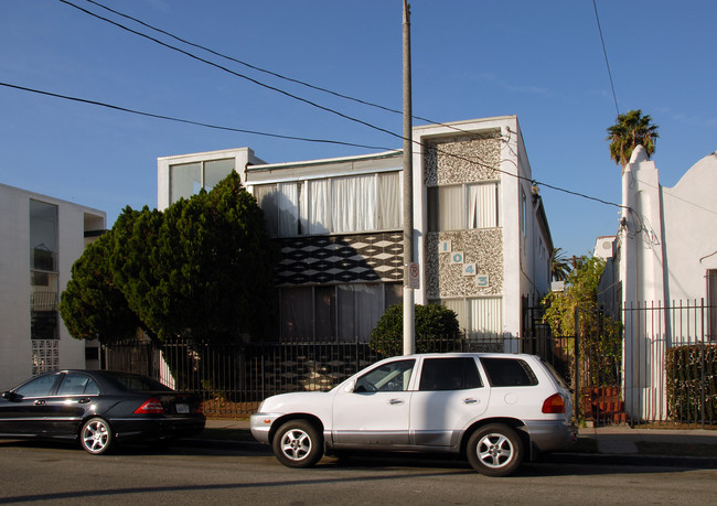 1043 S New Hampshire Ave in Los Angeles, CA - Building Photo - Building Photo