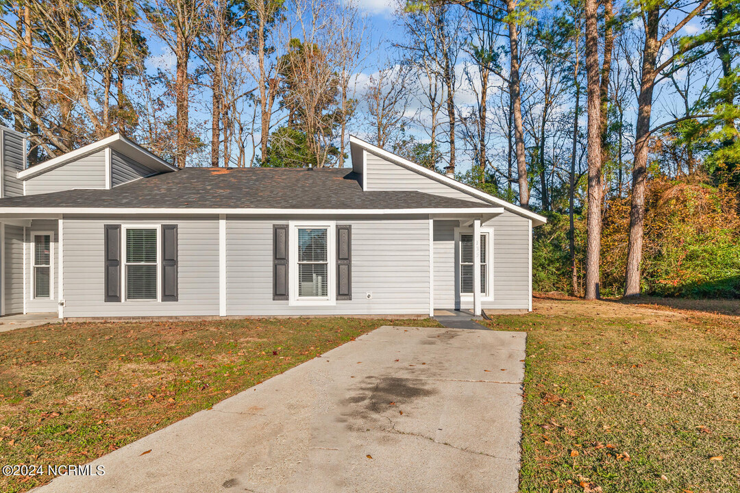 135 Twinwood Dr in Jacksonville, NC - Building Photo