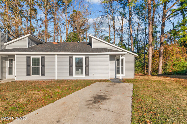 property at 135 Twinwood Dr